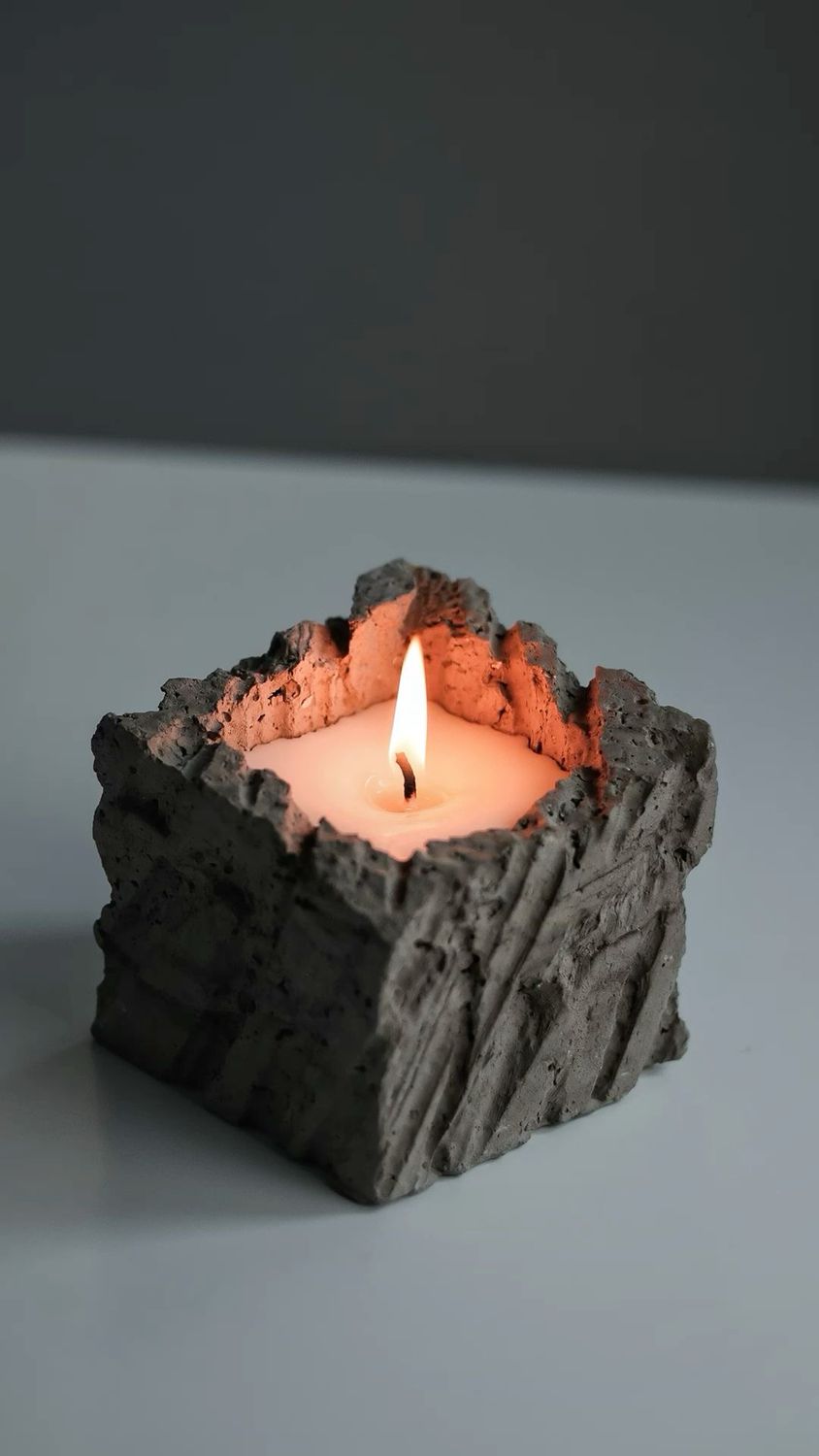 Noorah StoneFlame Candle – Raw Elegance Edition