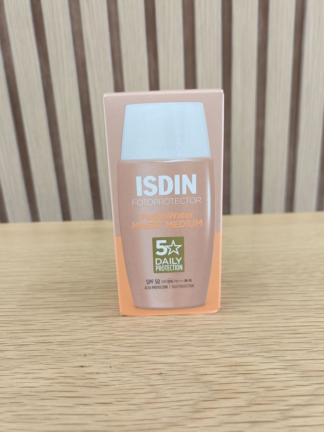 FOTOPROTECTOR ISDIN SPF50 COLOR MEDIUM
