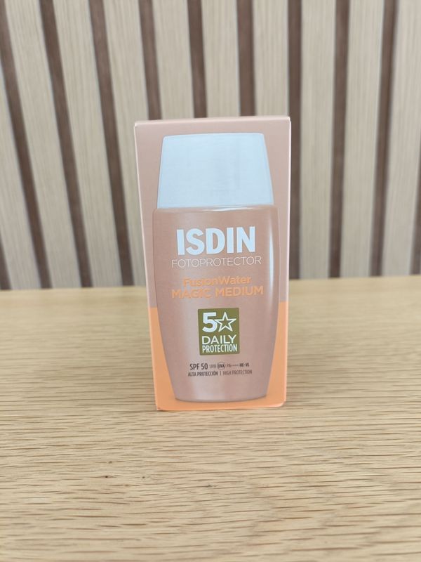 FOTOPROTECTOR ISDIN SPF50 COLOR MEDIUM