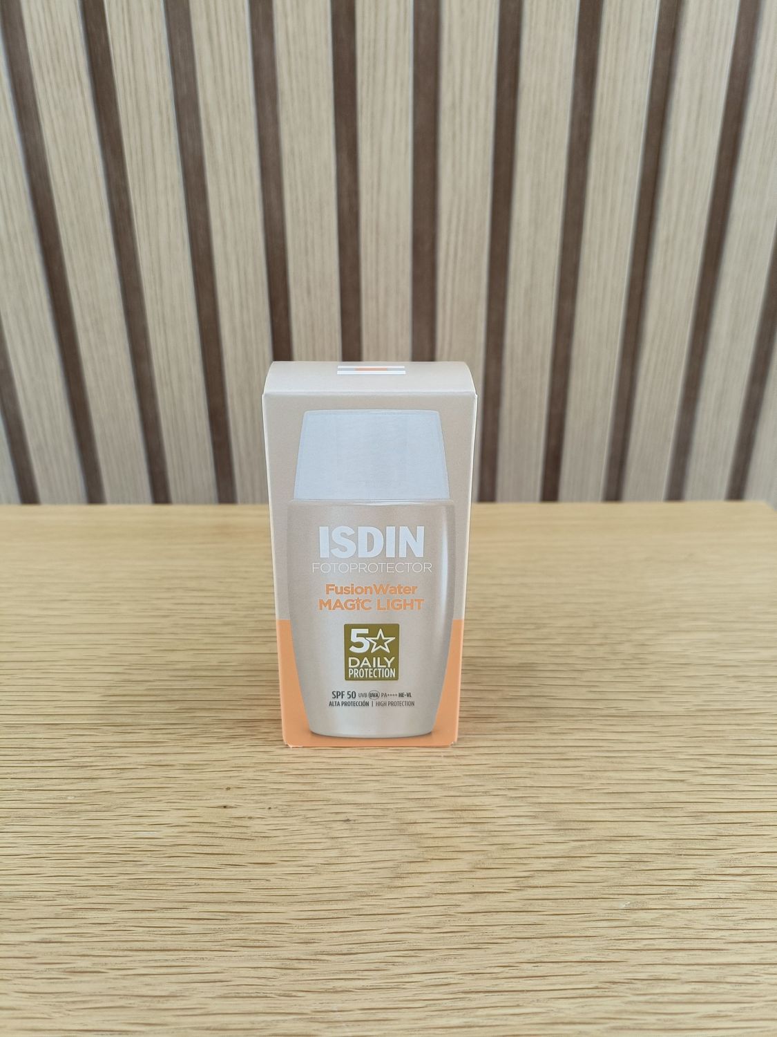FOTOPROTECTOR ISDIN SPF 50 FUSION WATER LIGHT