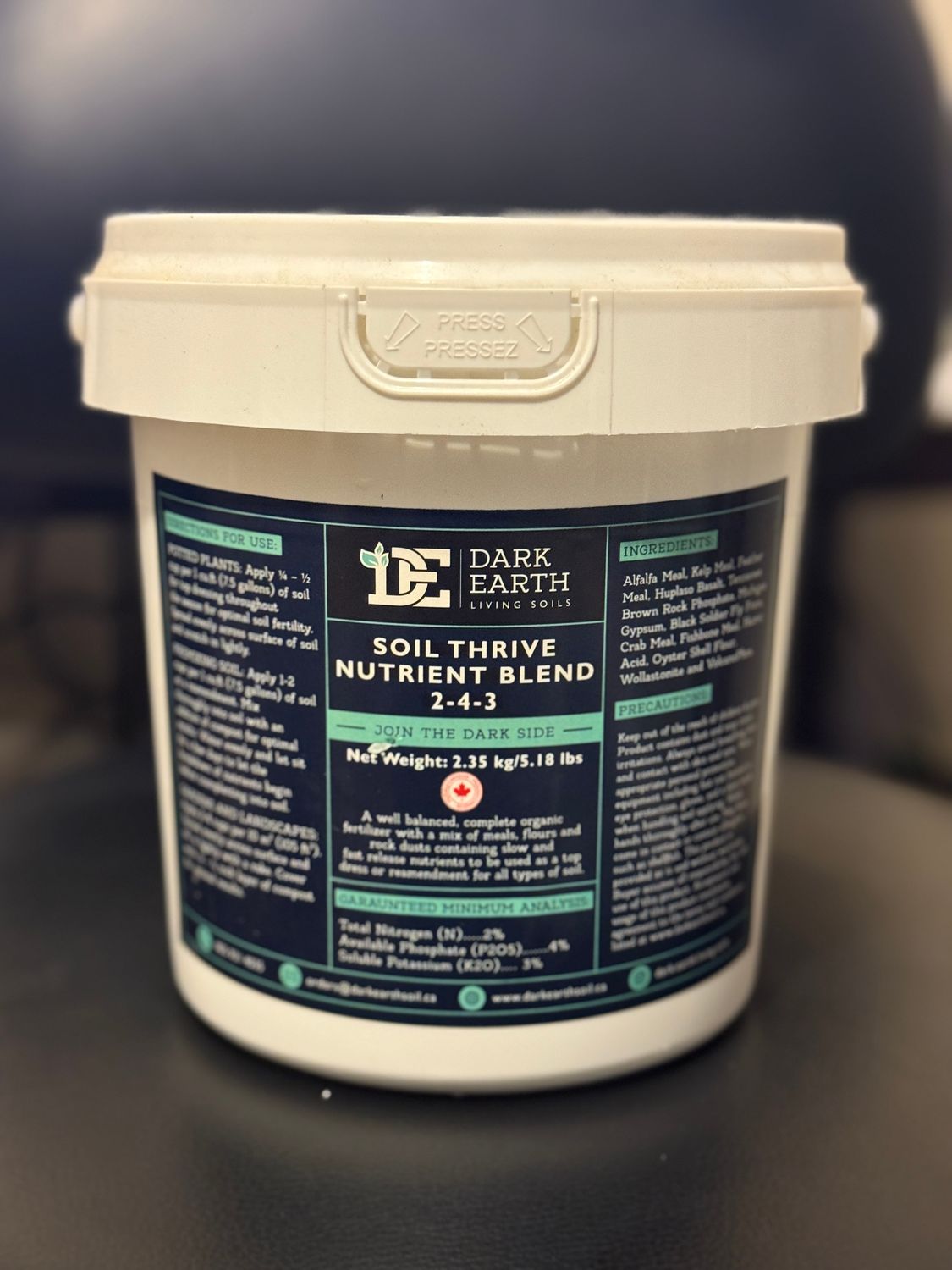 Dark Earth Soil Thrive Nutrient Blend 2-4-3 2KG