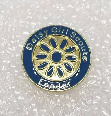 Daisy Leader Pin - 2013