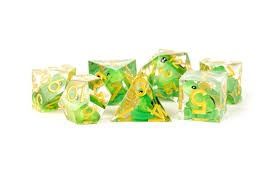MDG Fanroll Sharp Edge Resin Frog Dice 7 ct 937