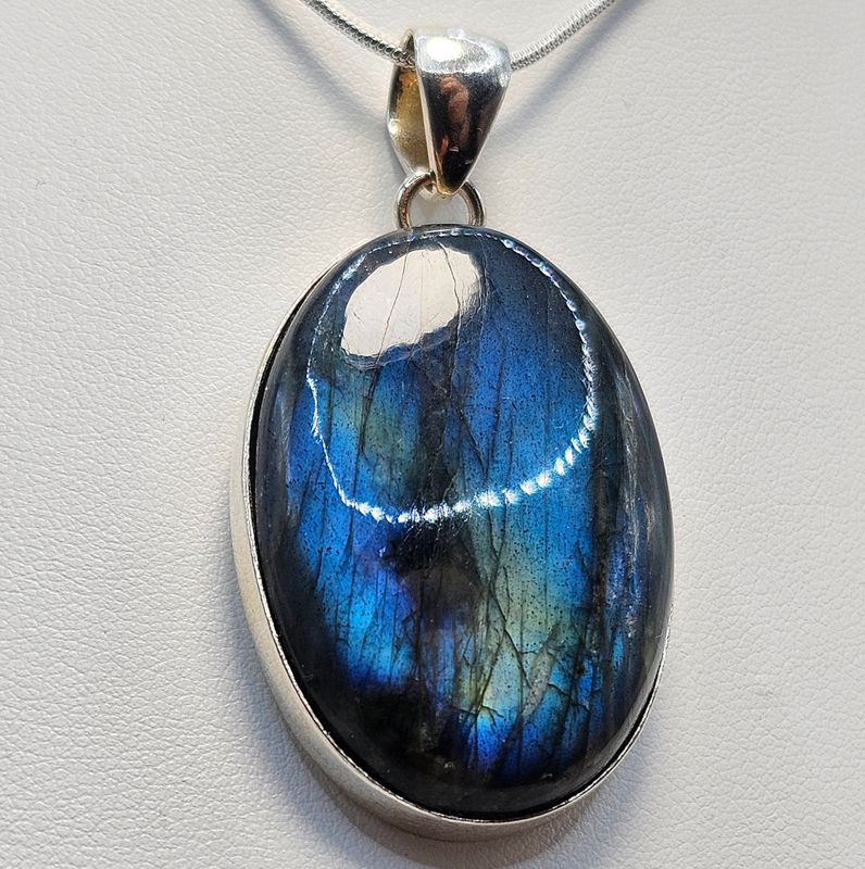 Zawieszka - labradoryt, srebro tybetańskie - owal