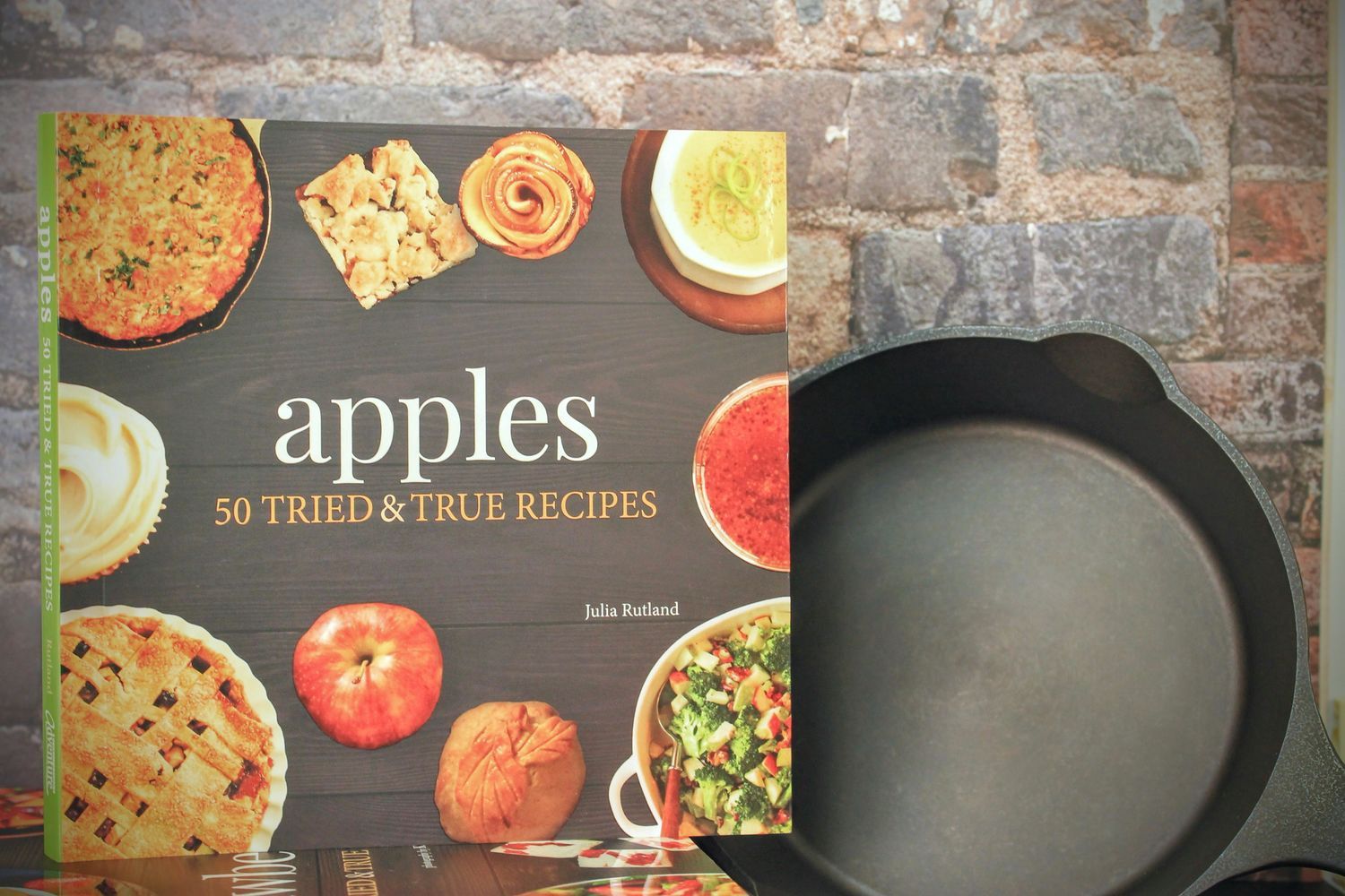 Apples - 50 Tried and True Recipes by Julia Rutland