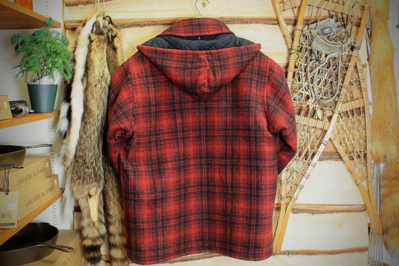 Johnson Woolen Mills Men's Classic Button Mackinaw