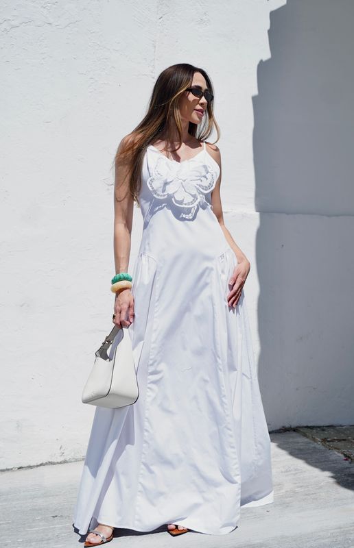 Bahiana Waist Dress with Embroidered Flower Applique