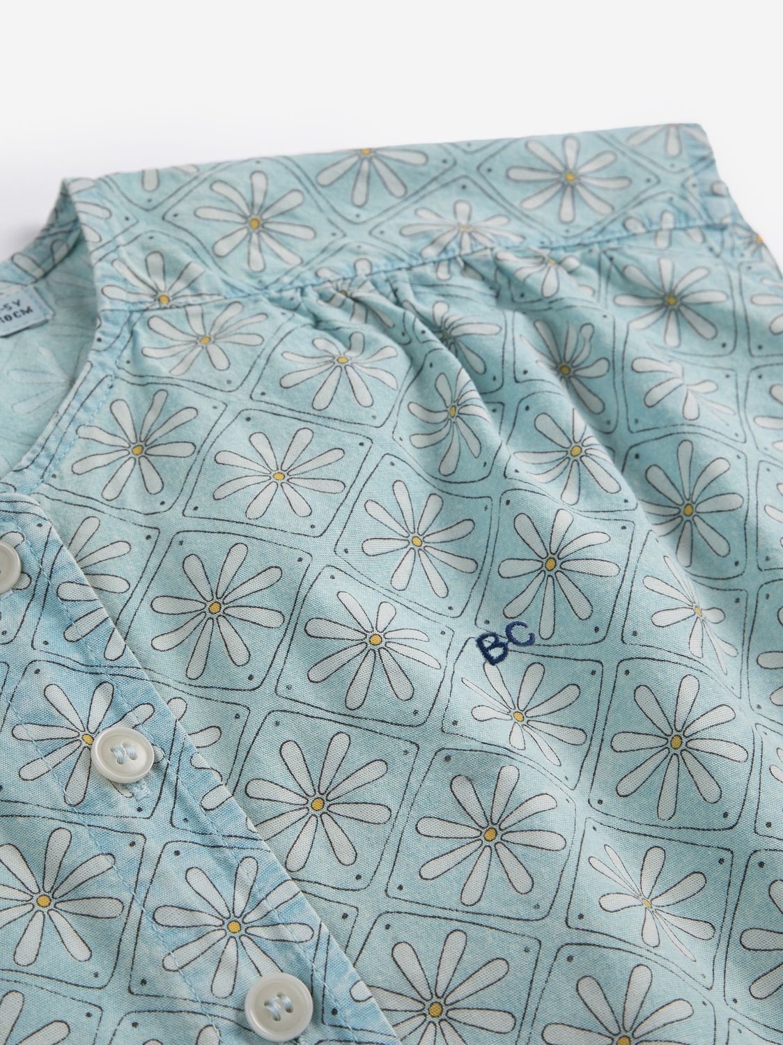 Daisy mosaic top