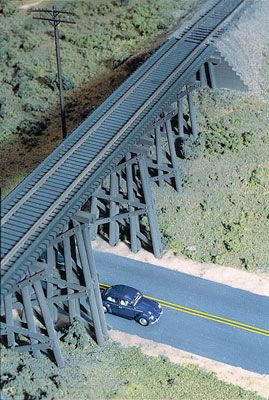 3147 Trestle w/Deck Girder Bridge -- Kit - 15-1/2 x 4 x 4"  38.7 x 10 x 10cm HO