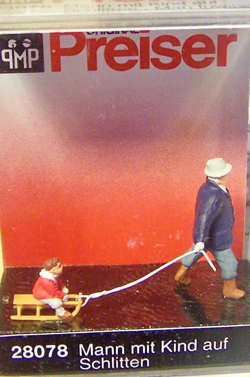 28078 Individual Figures, Sports &amp; Recreation -- Man Pulling Child on Sled  HO