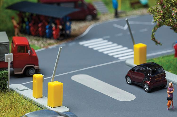 180942  Parking Lot Gate Kit  HO Scale
