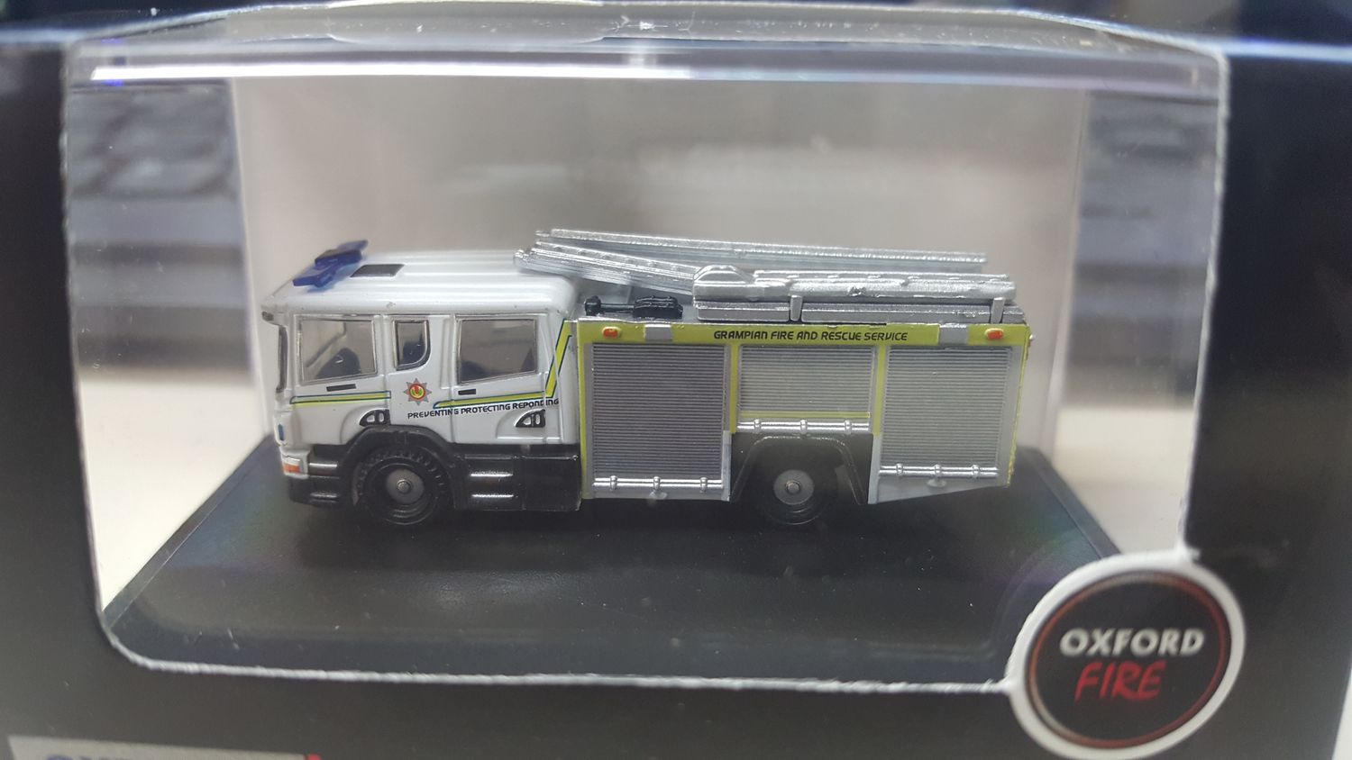NSFE003 Scania Fire Pumper - Assembled N