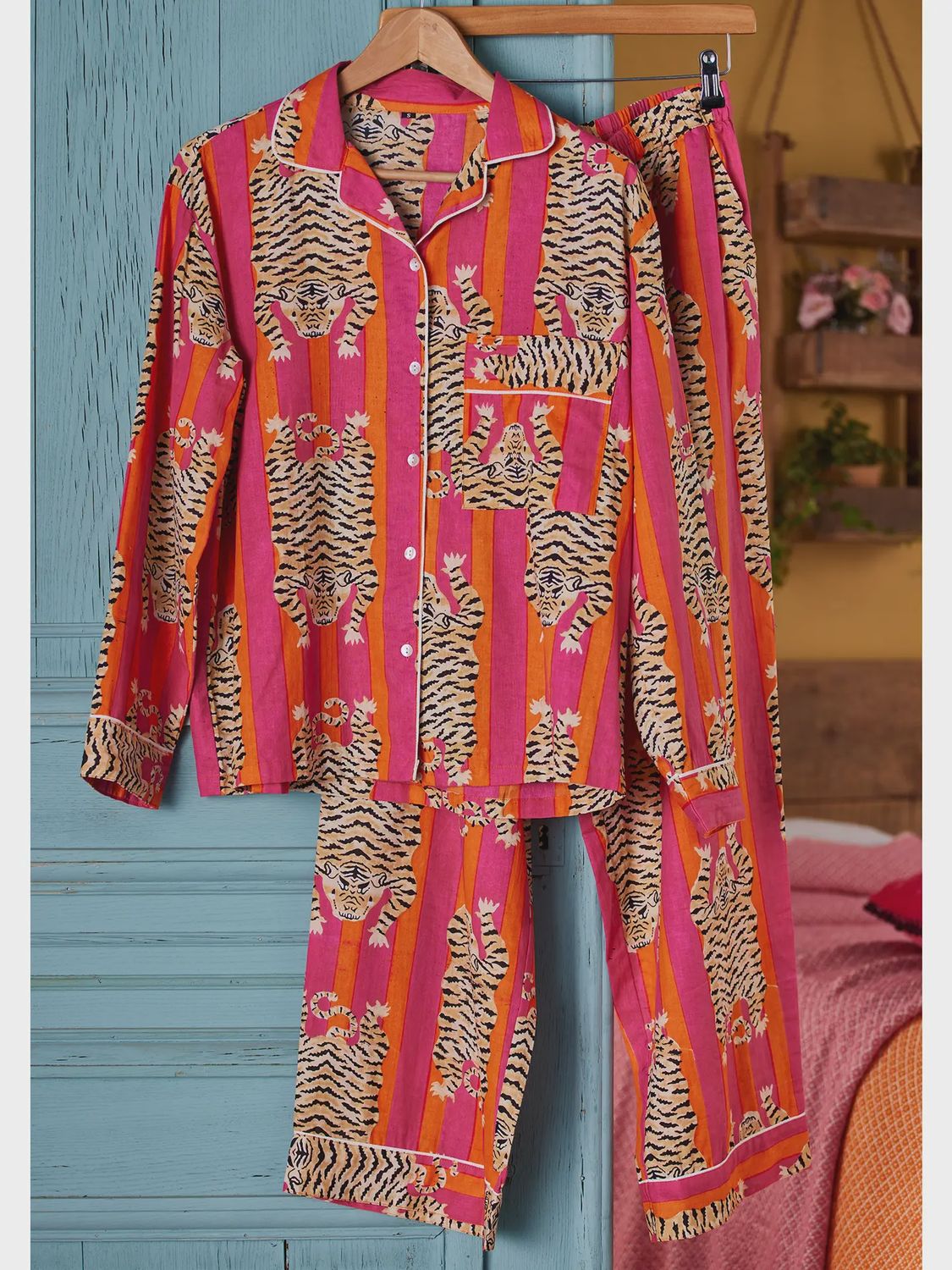 Pyjamas &amp; Eye Mask Set - Tiger Stripe