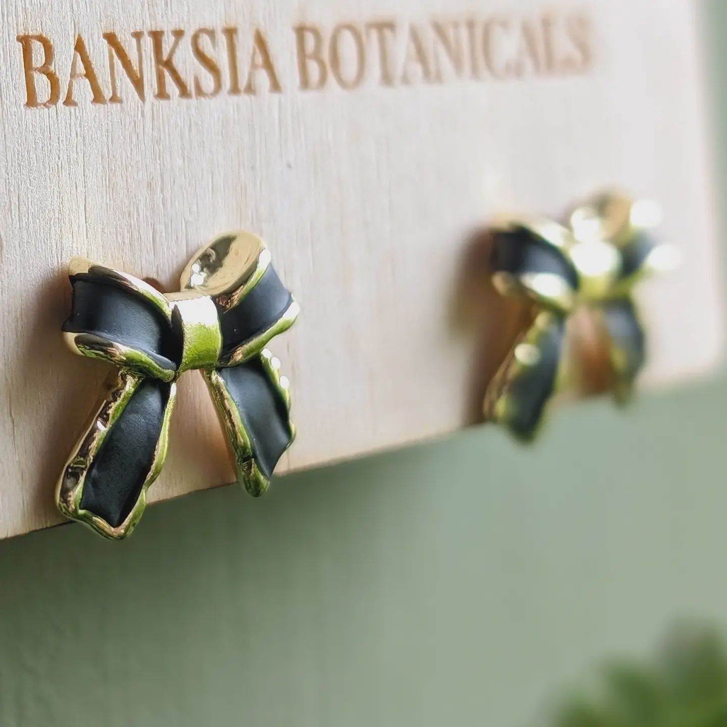 Ribbon Stud Earrings - Gold Matte Black