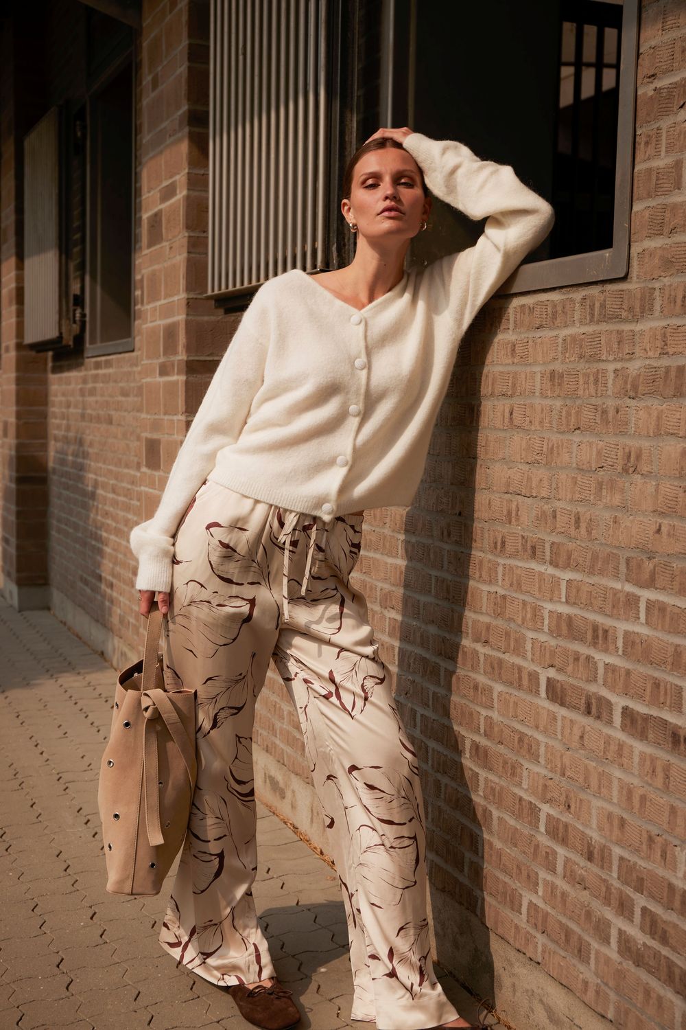 Clero Flared Printed Pants - Oatmeal Leave Print