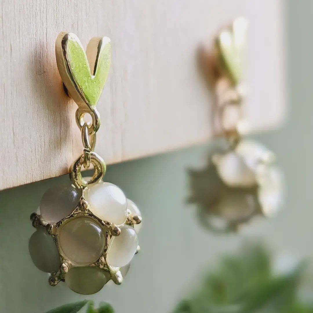Gold Heart &amp; Cat's Eye Ball Stud Earrings