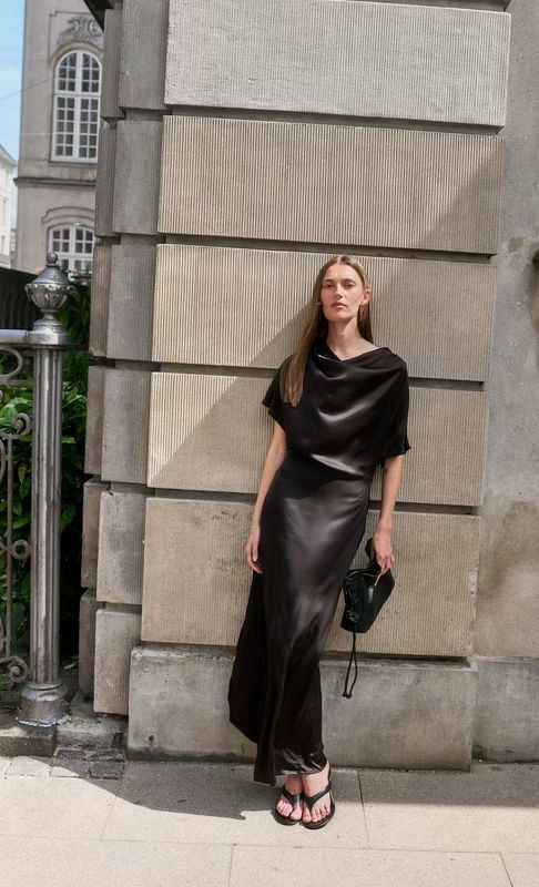 Evilia Dress - Ganache