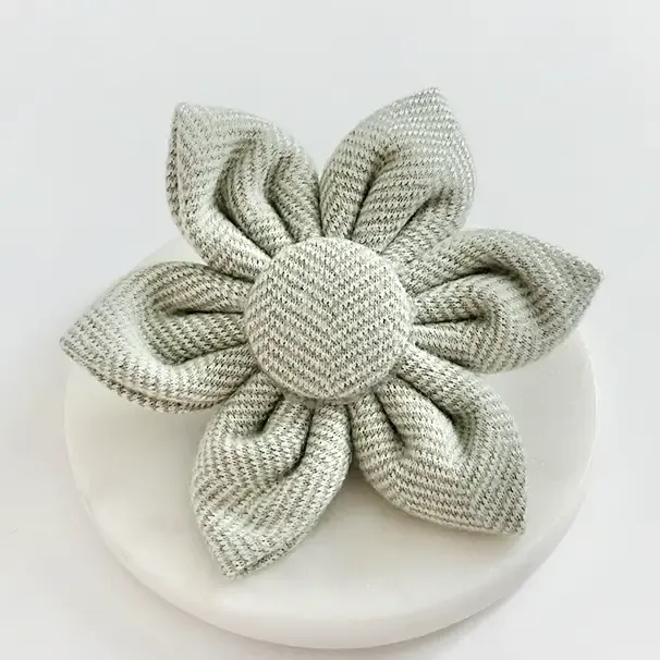 Sage Tweed Collar Flower