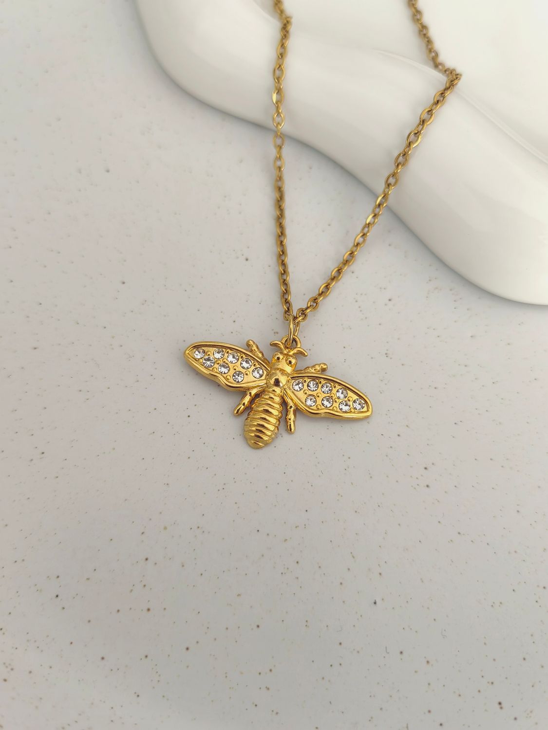 BEE CHARM NECKLACE