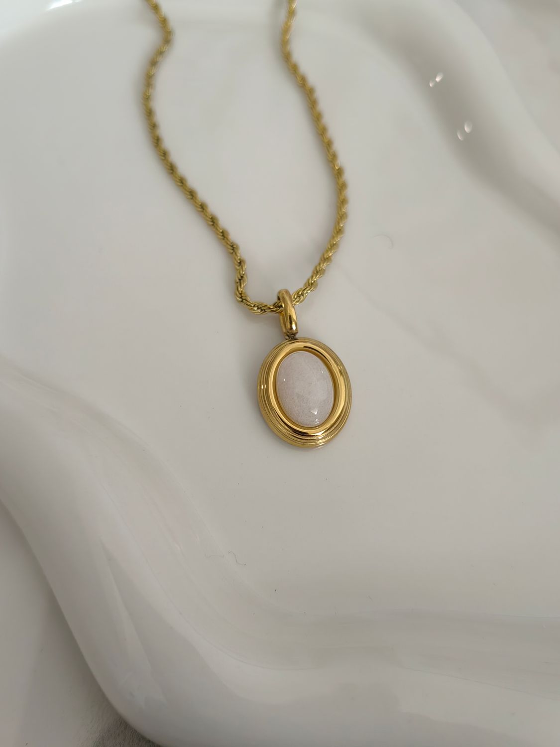 OSI NECKLACE