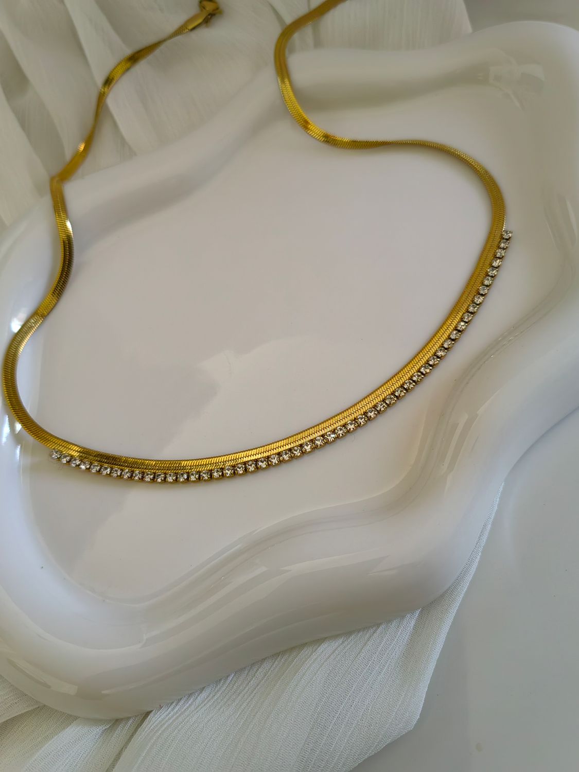 MISS CLASSY NECKLACE