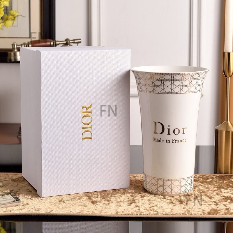 Dishes Dior