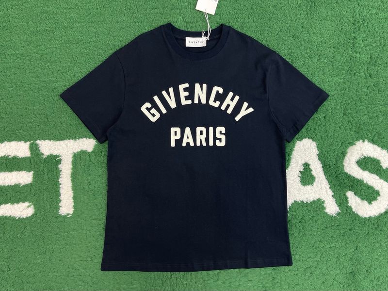 T-Shirt Givenchy