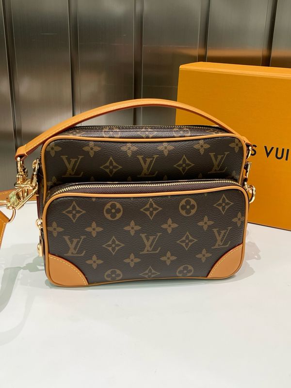 Crossbody bag Louis Vuitton