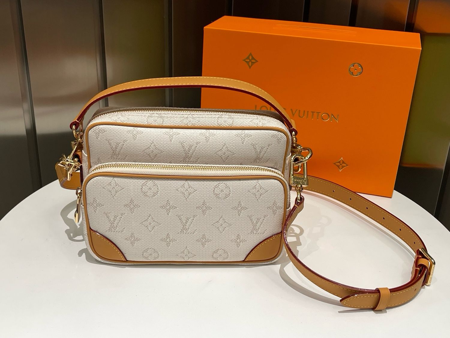 Crossbody bag Louis Vuitton
