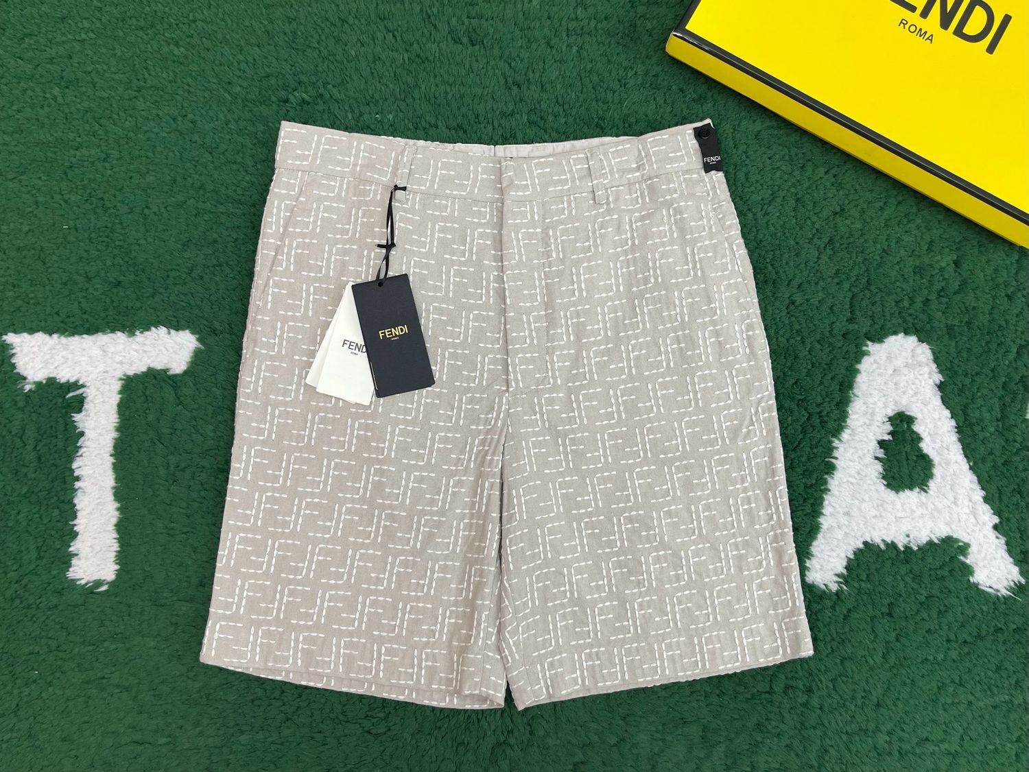 Shorts Fendi
