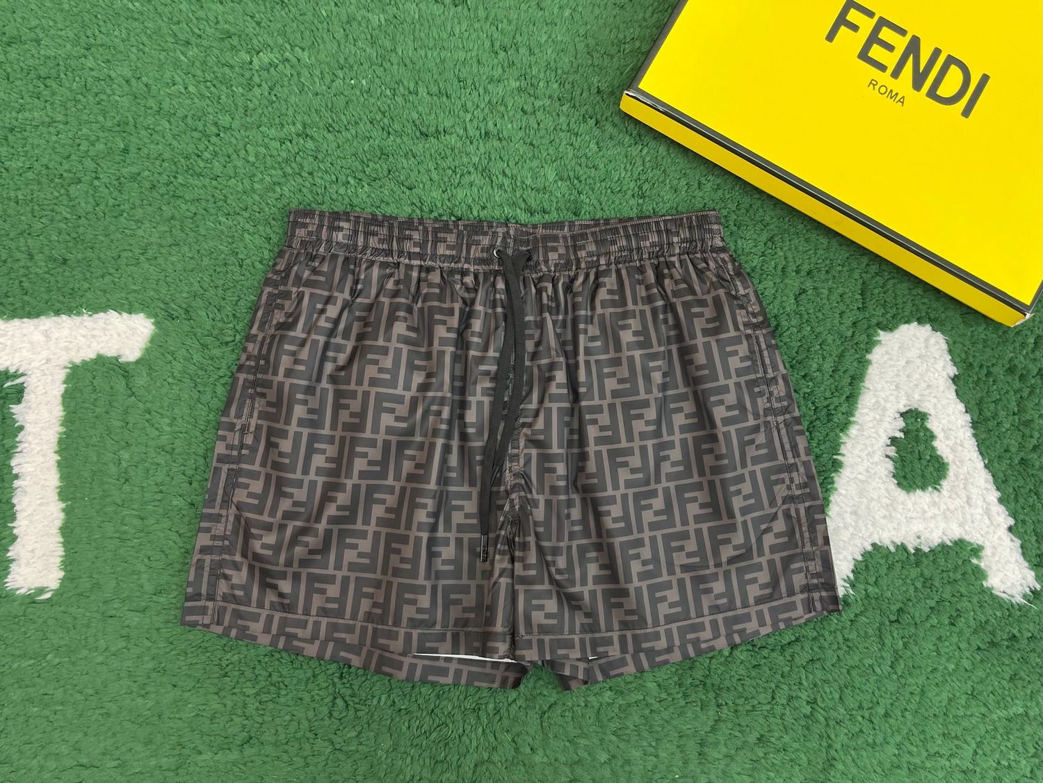Shorts Fendi