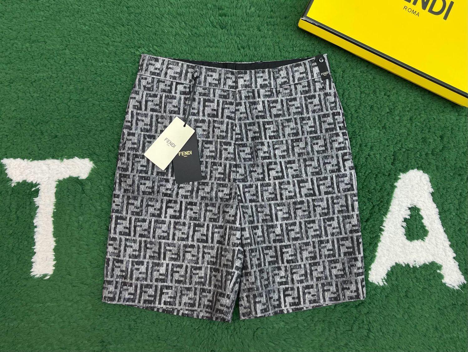 Shorts Fendi