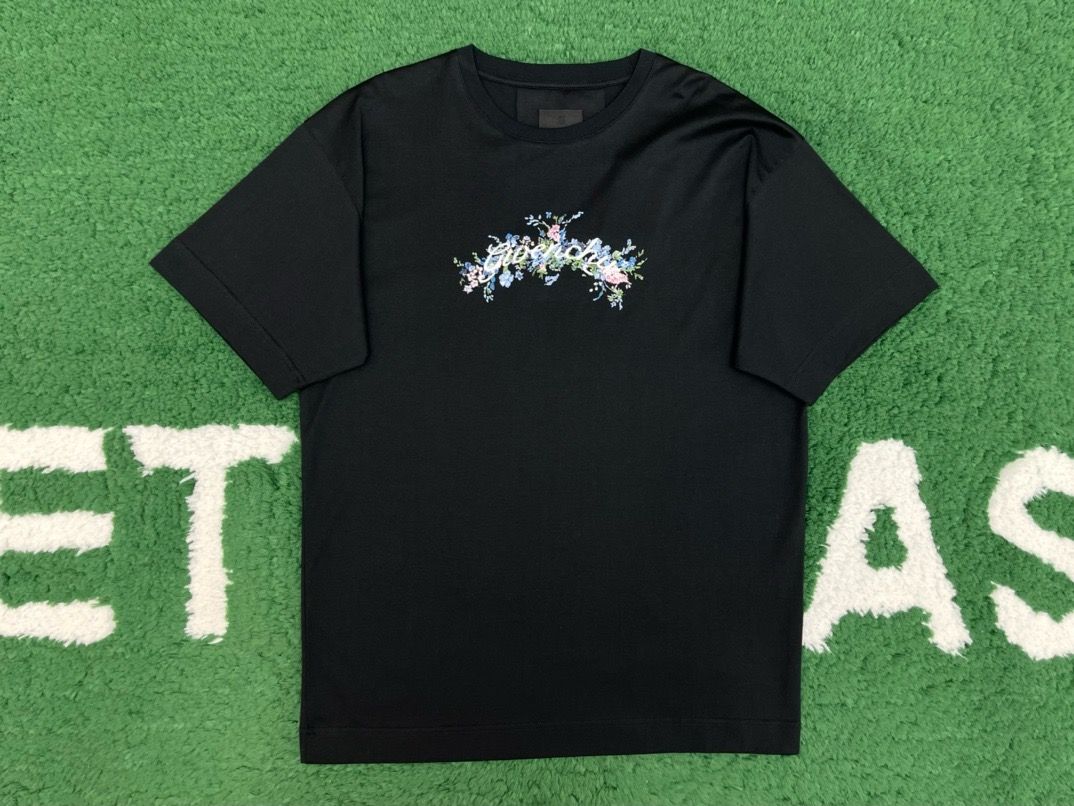 T-Shirt Givenchy