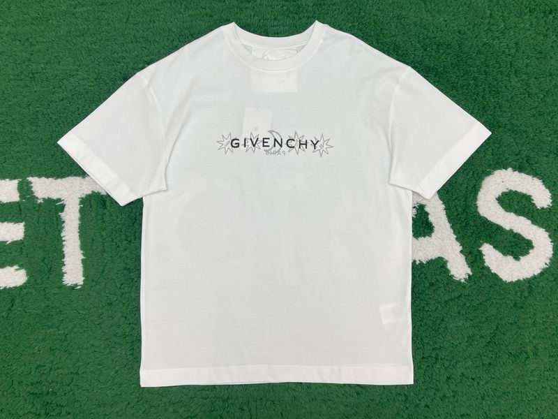 T-Shirt Givenchy