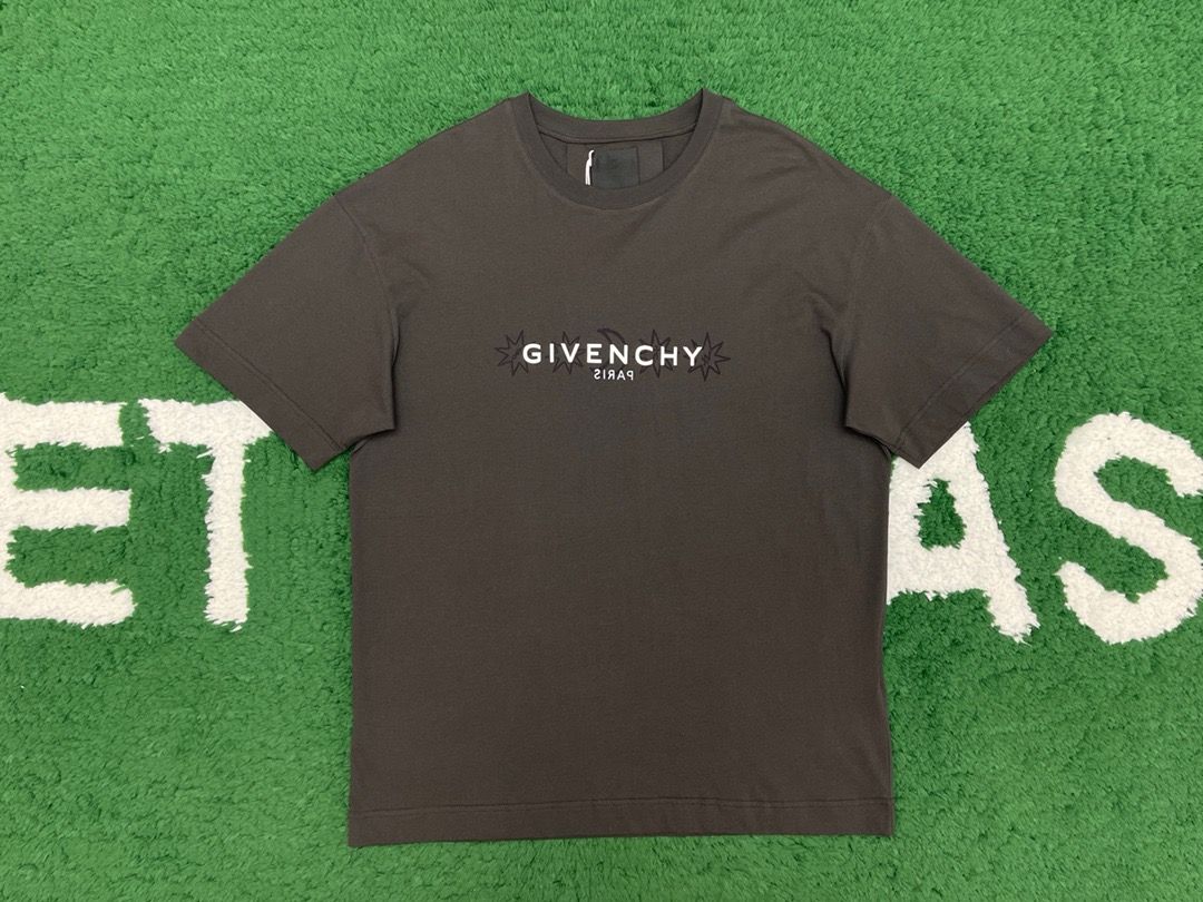 T-Shirt Givenchy