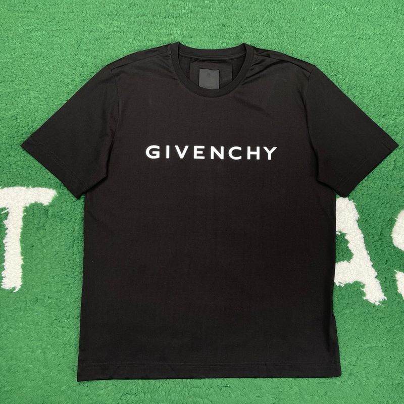 T-Shirt Givenchy