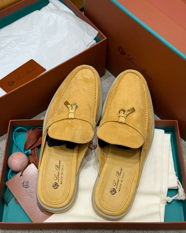 Mules Loro Piana