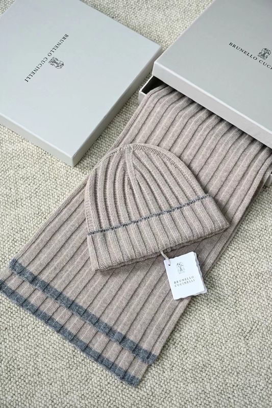 Hat and Scarf Brunello Cucinelli
