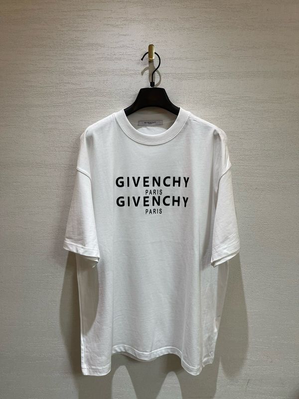 T-Shirt Givenchy