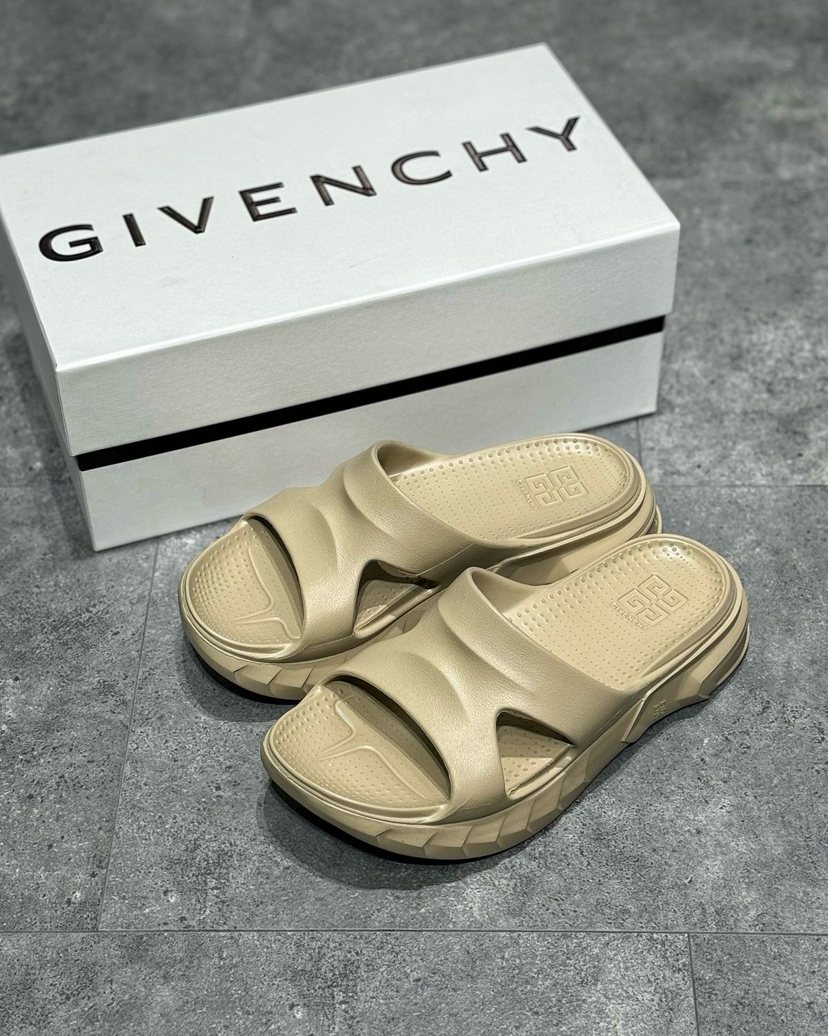 Flip-foots Givenchy