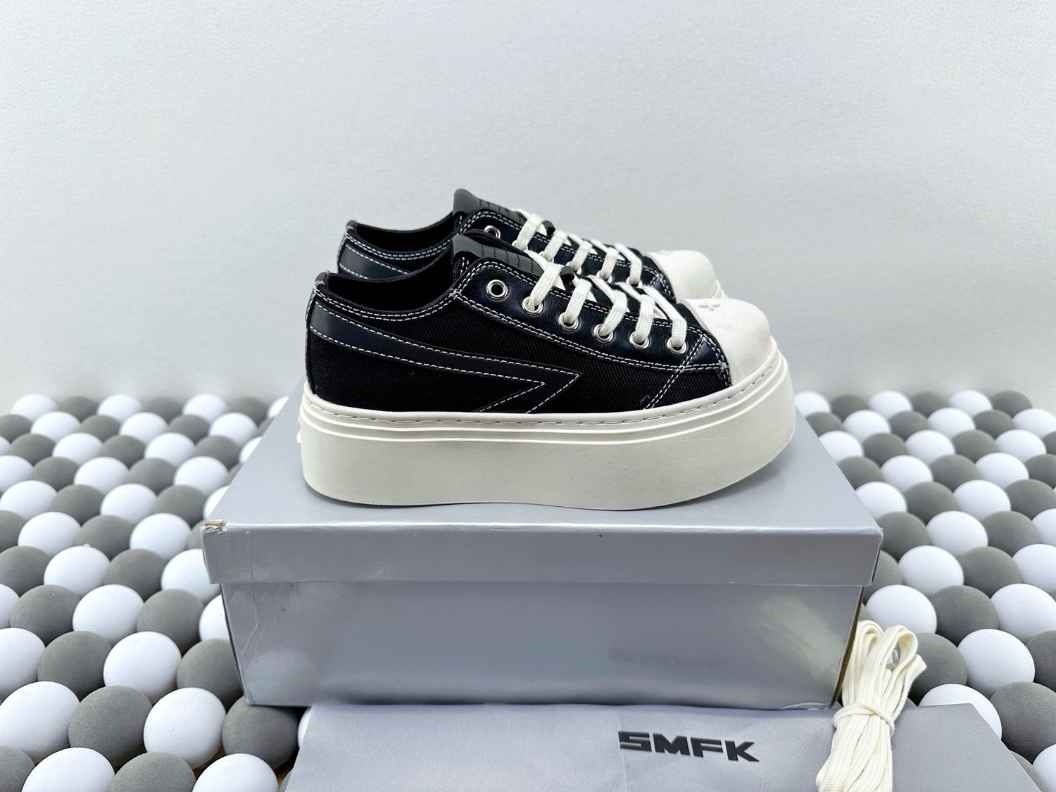 Sneakers SMFK