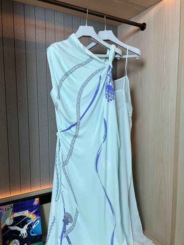 Dress Hermes
