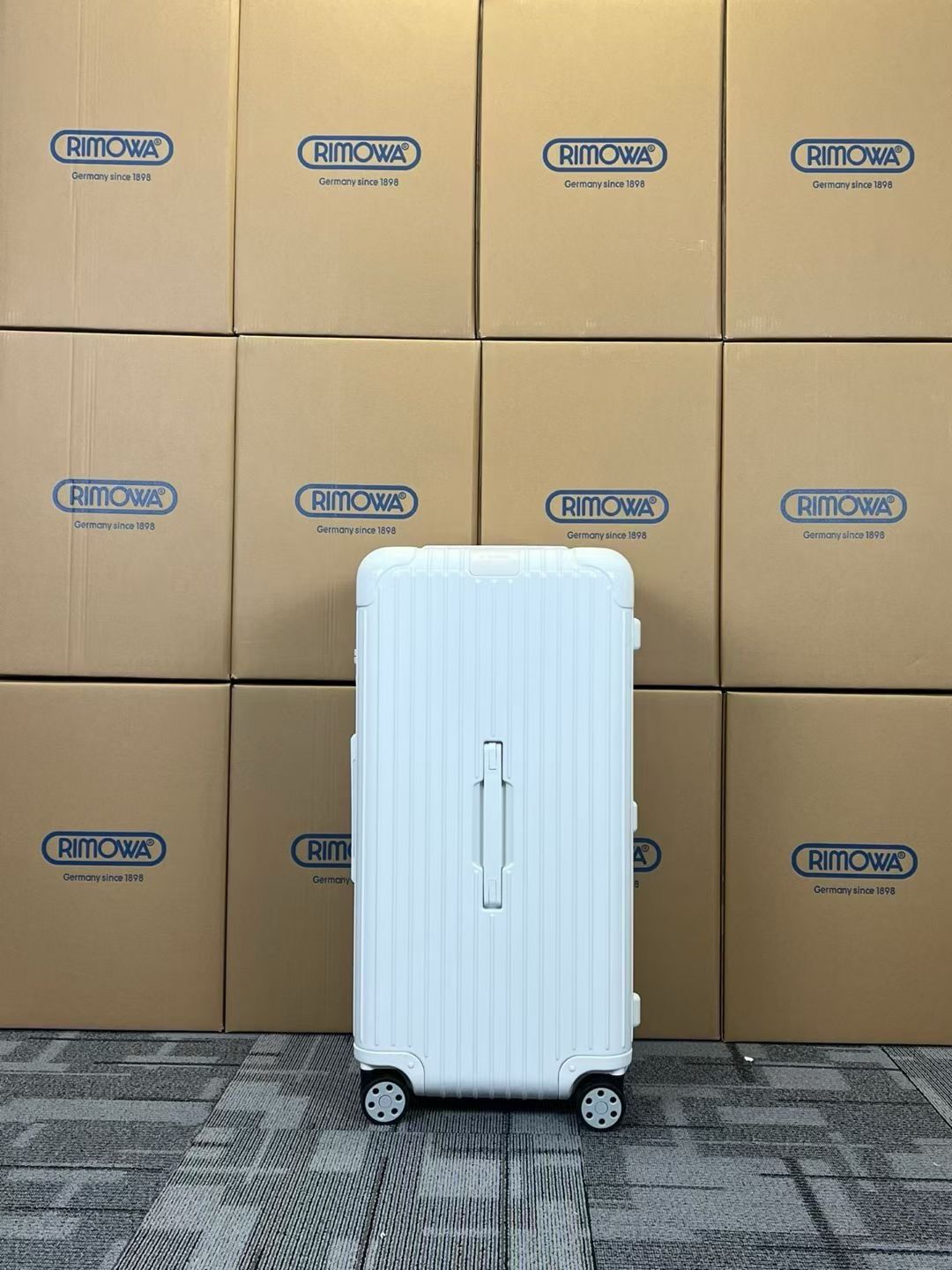 Suitcase Rimowa