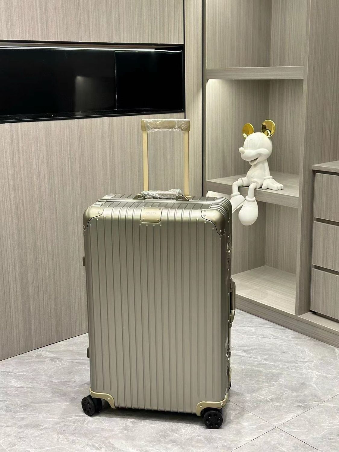 Suitcase Rimowa