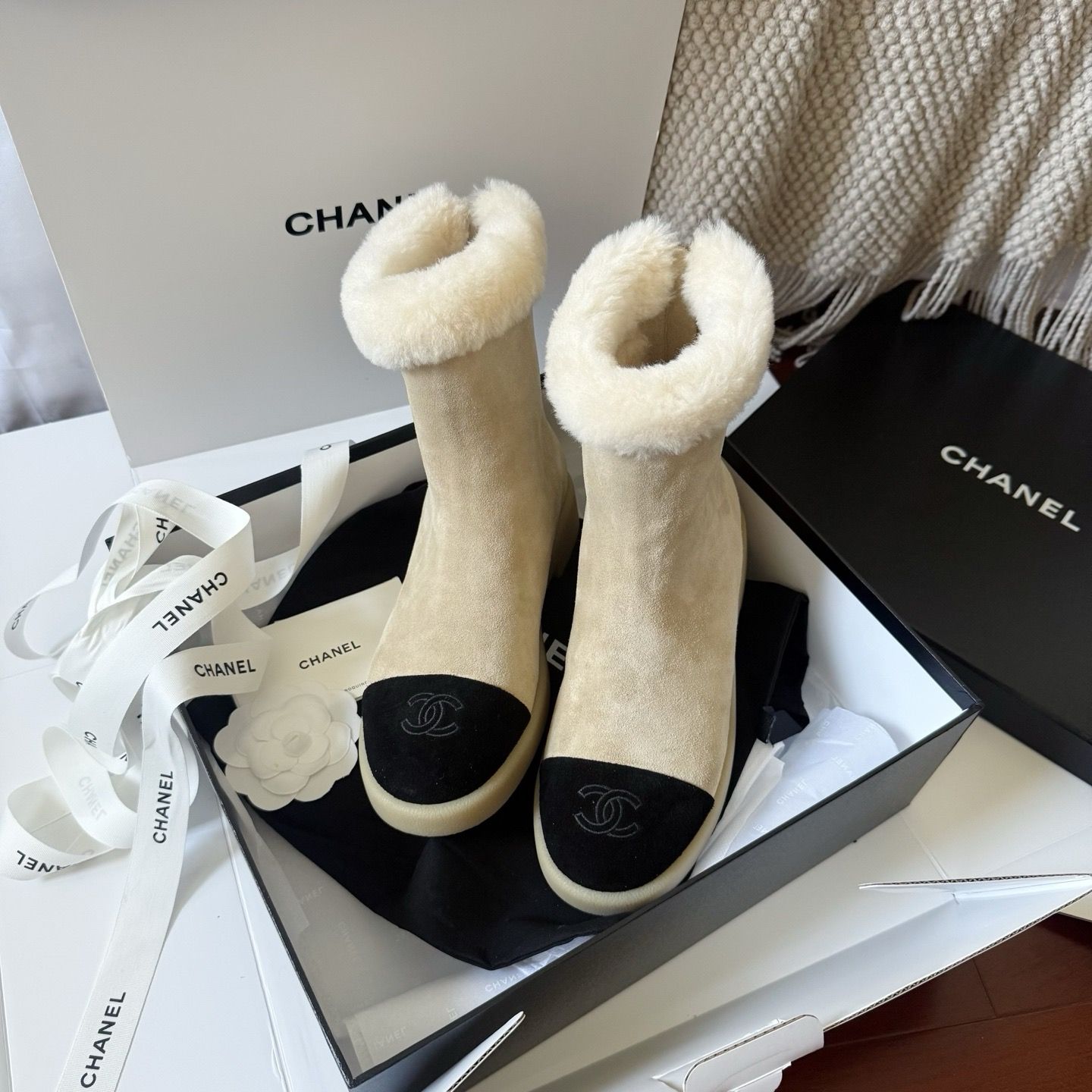 Boots Chanel