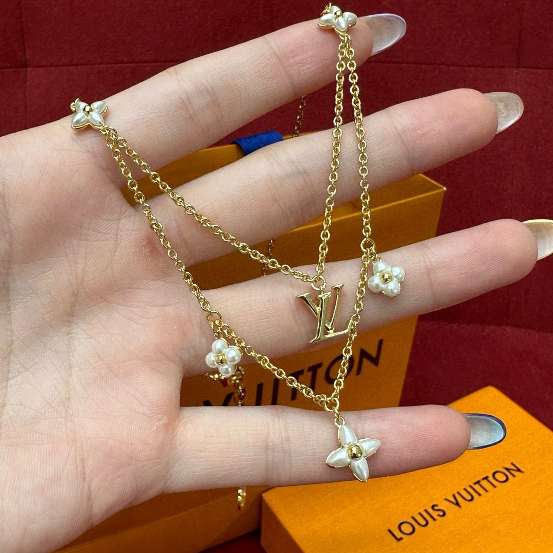 Necklace Louis Vuitton