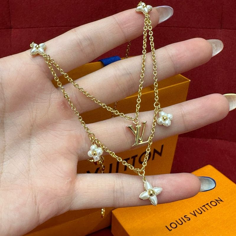 Necklace Louis Vuitton