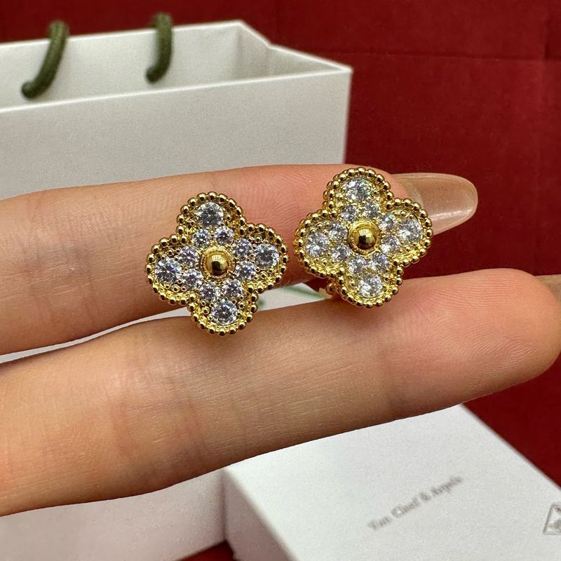 Earrings Van Cleef &amp; Arpels