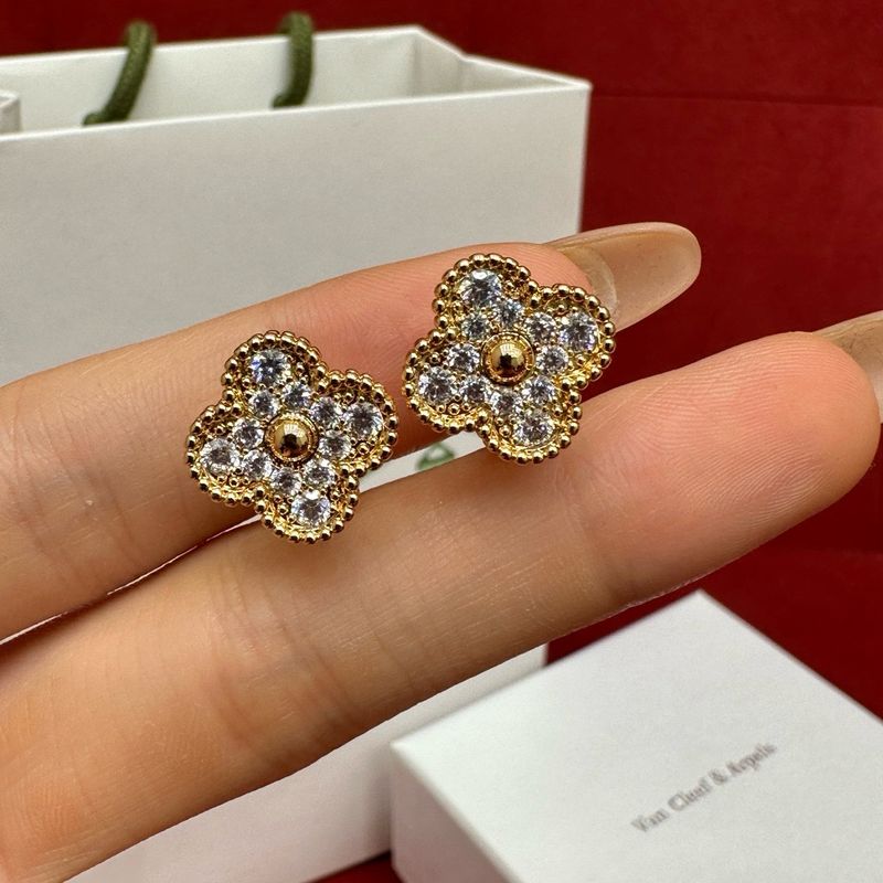 Earrings Van Cleef &amp; Arpels