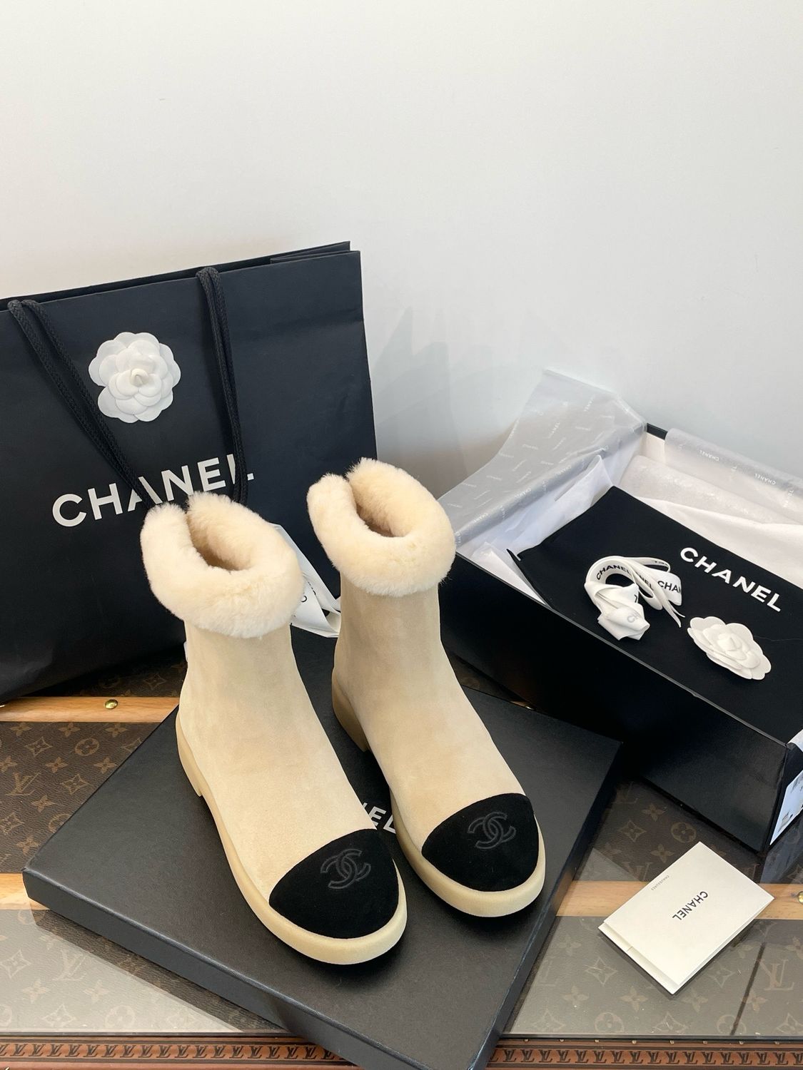 Boots Chanel